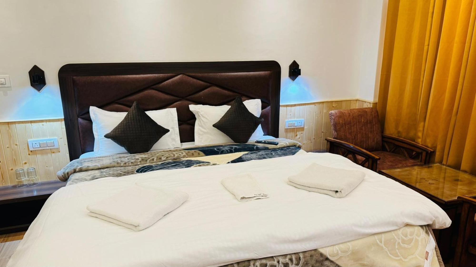 The Midnight Garden Manali Hotel ภายนอก รูปภาพ