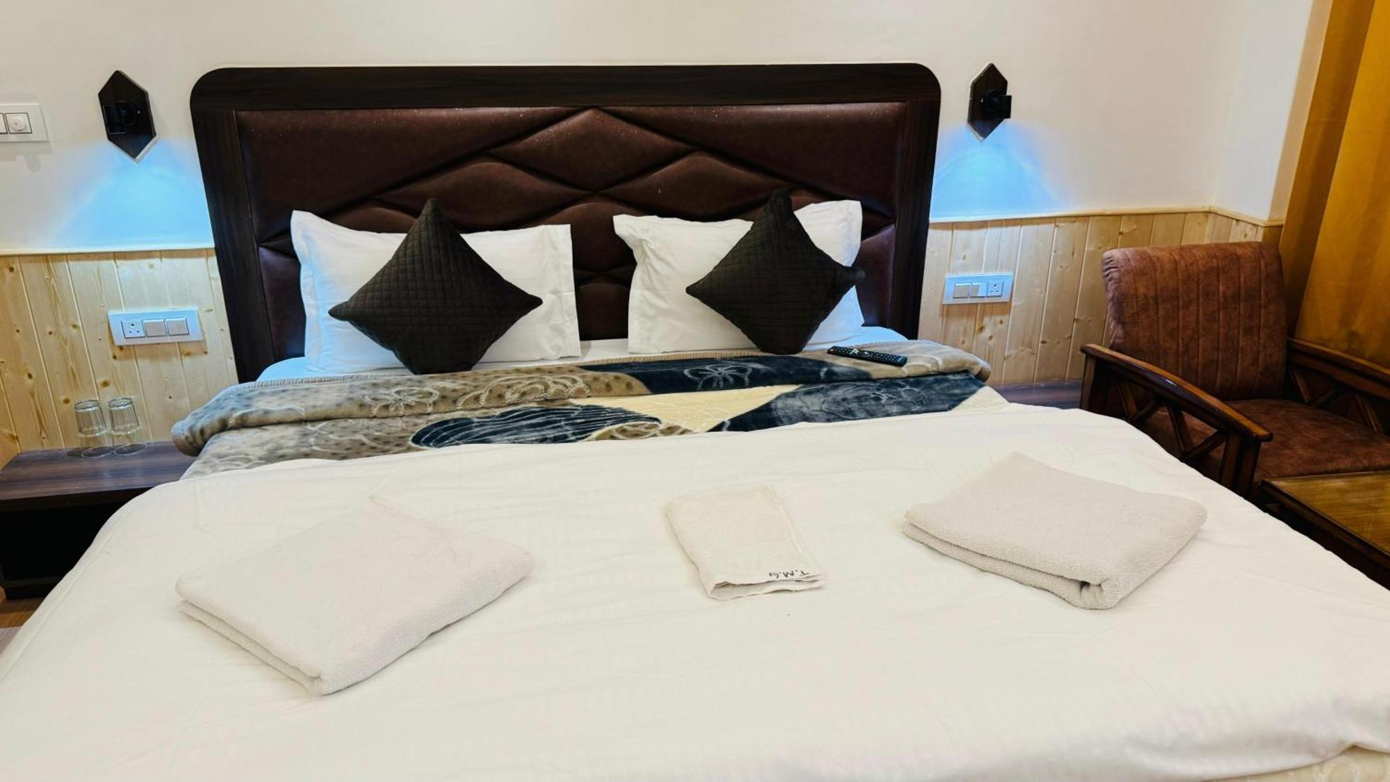 The Midnight Garden Manali Hotel ภายนอก รูปภาพ