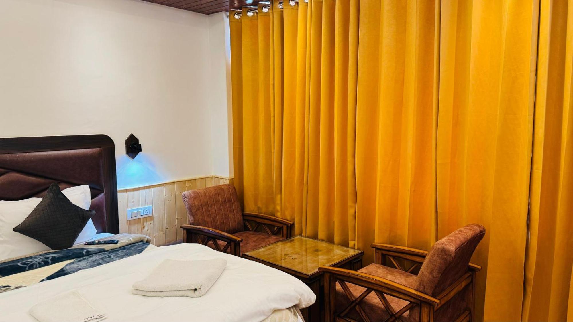 The Midnight Garden Manali Hotel ภายนอก รูปภาพ